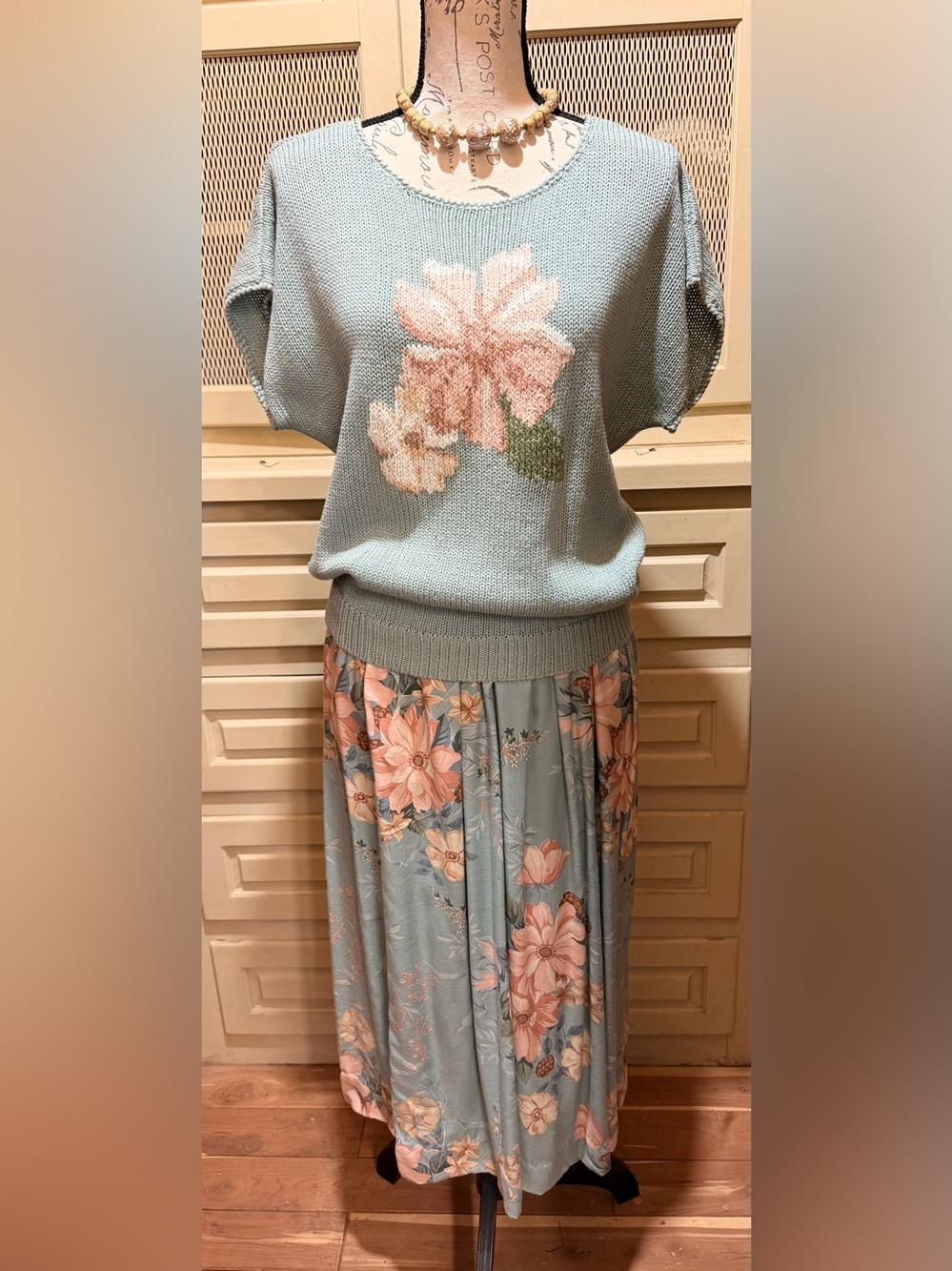 VTG JH Collectibles NWT Floral Knit Sweater Skirt Necklace Set